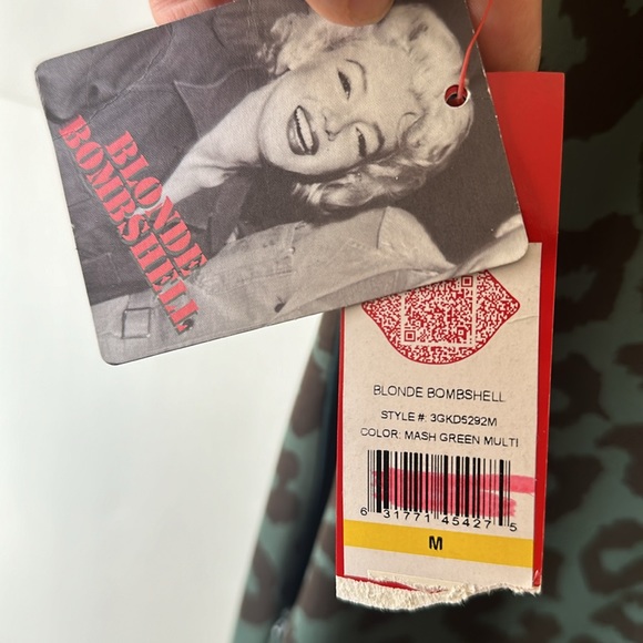 NWT Marilyn Monroe Mash green cheetah stud shoulder dress Size M - Picture 9 of 15